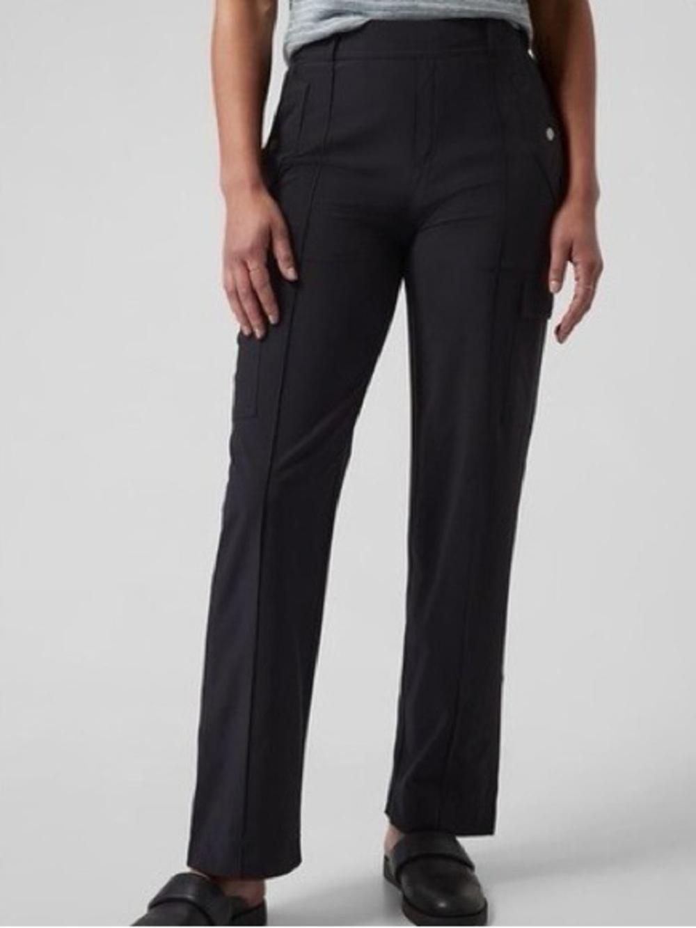 Athleta Vienna Cargo Pant size 4 P in Black